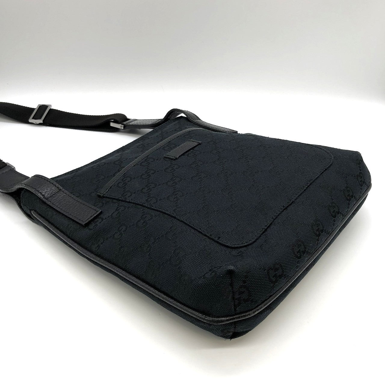 Gucci 122793 Shoulder Bag in Black GG Canvas PRE-OWNED