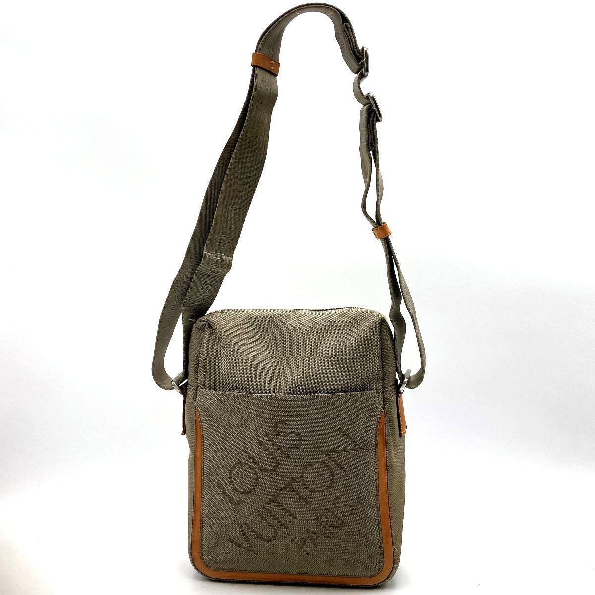 Louis Vuitton M93224 Citadan NM Crossbody Shoulder Bag Damier Geant Nylon Gray Pre-owned