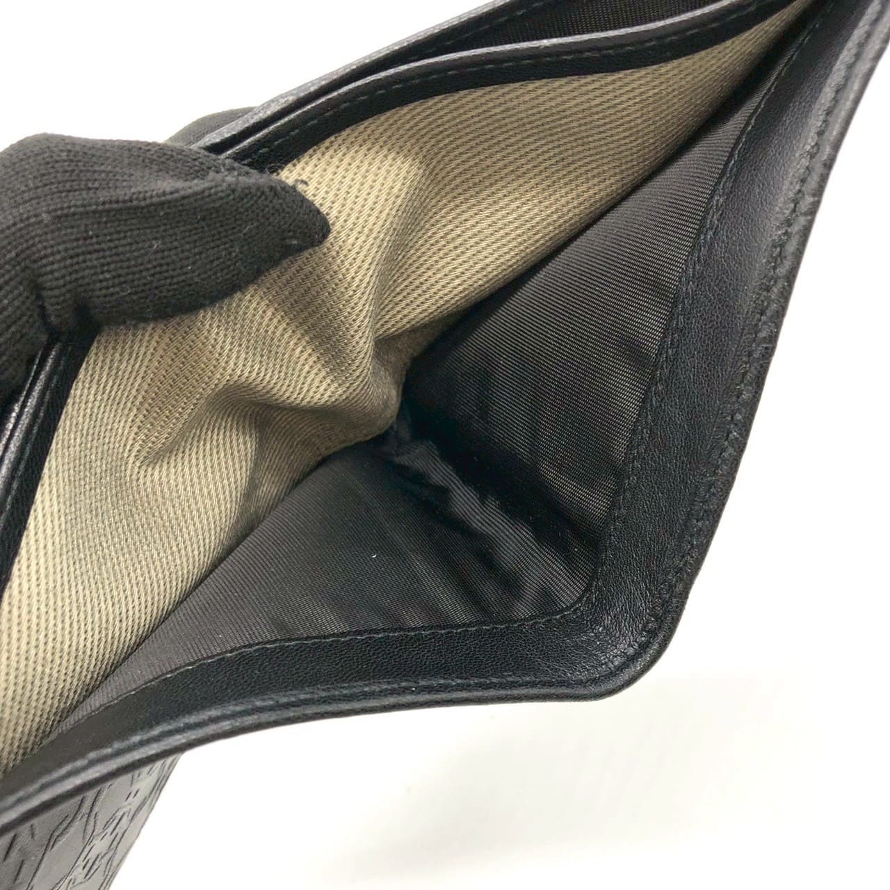 Salvatore Ferragamo Gancini Bi-fold Wallet Leather Black Pre-owned
