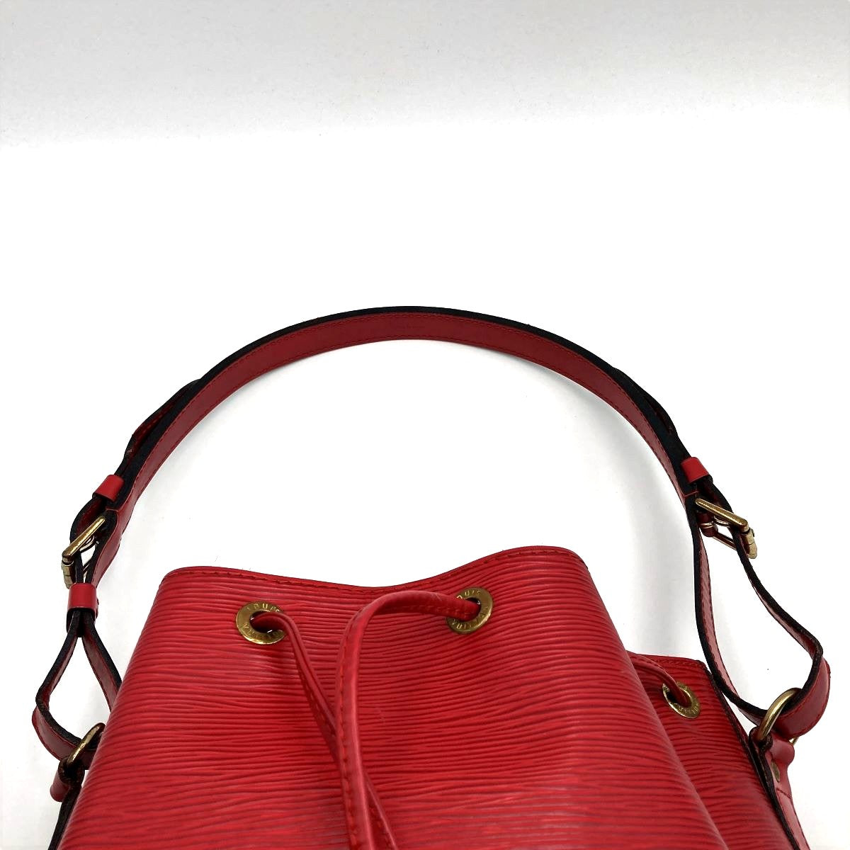 Louis Vuitton M59007 Noe Drawstring Shoulder Bag Epi Red Pre-owned