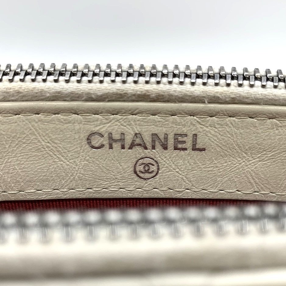 Chanel Gabriel Chain Wallet/Mini Shoulder Bag Leather White/Black Pre-owned