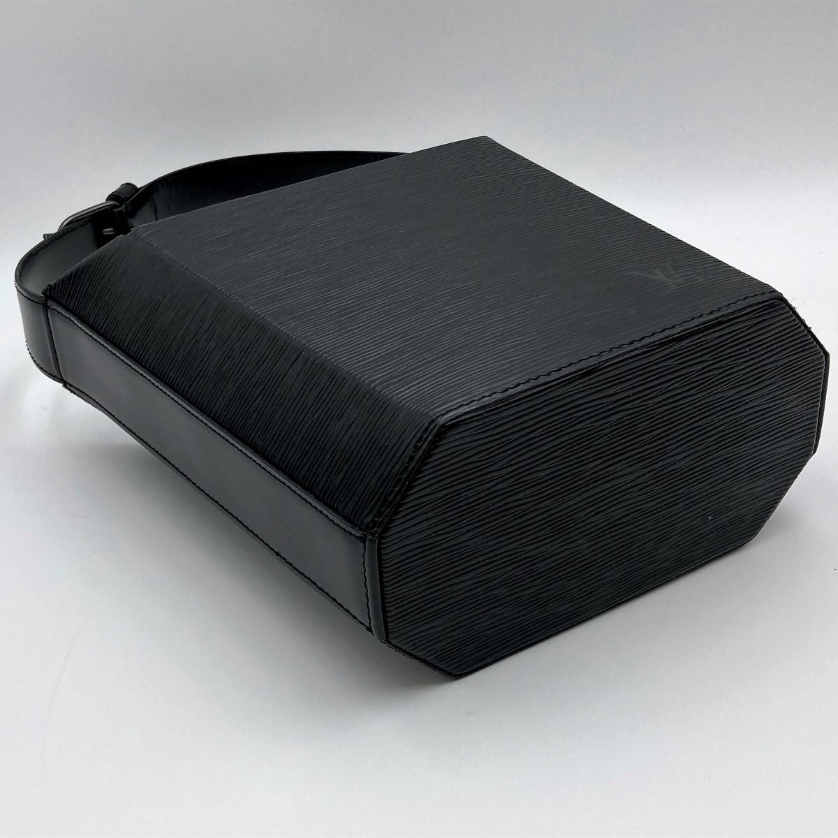 Louis Vuitton M80161 Sac Sau Handbag Epi Black Pre-owned