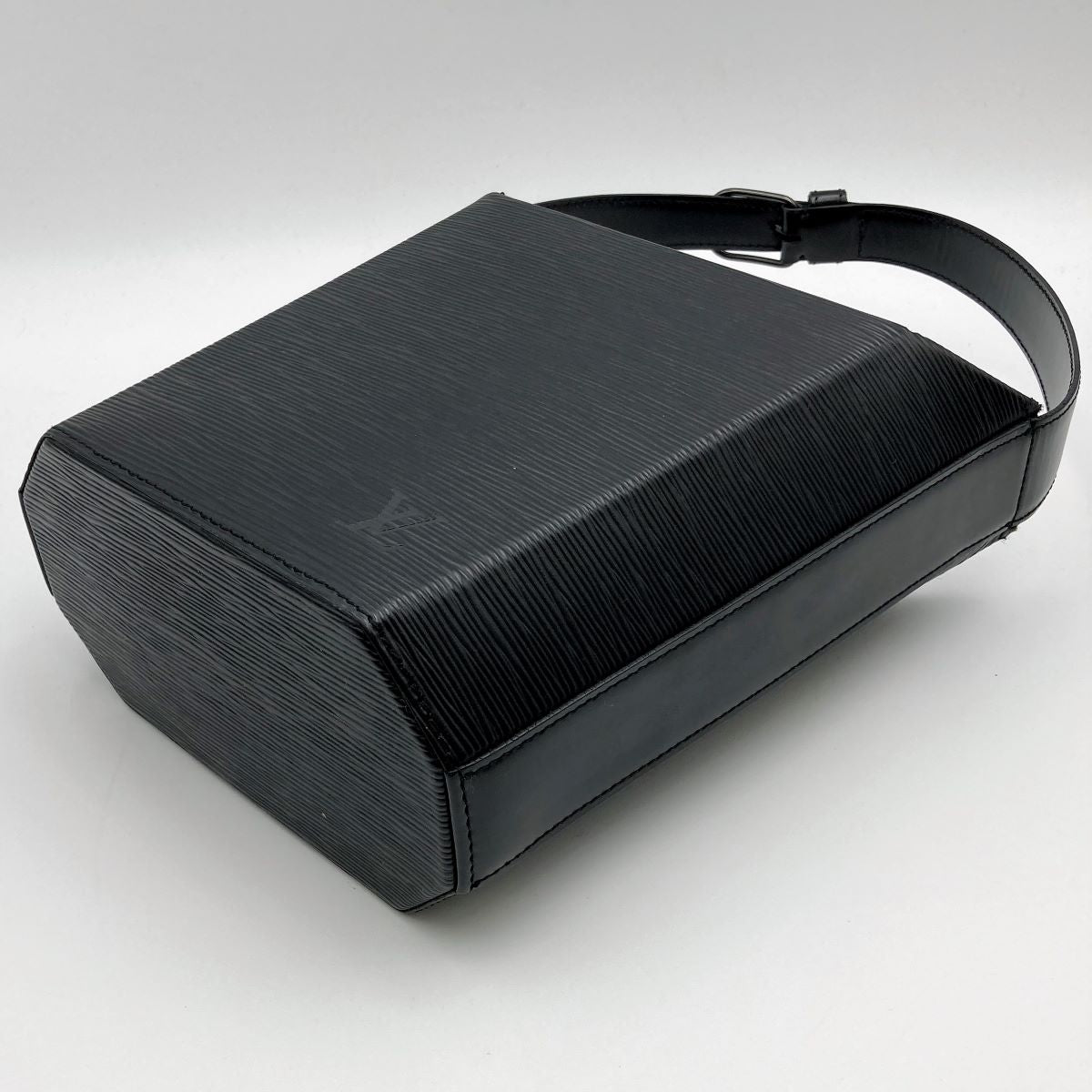 Louis Vuitton M80161 Sac Sau Handbag Epi Black Pre-owned