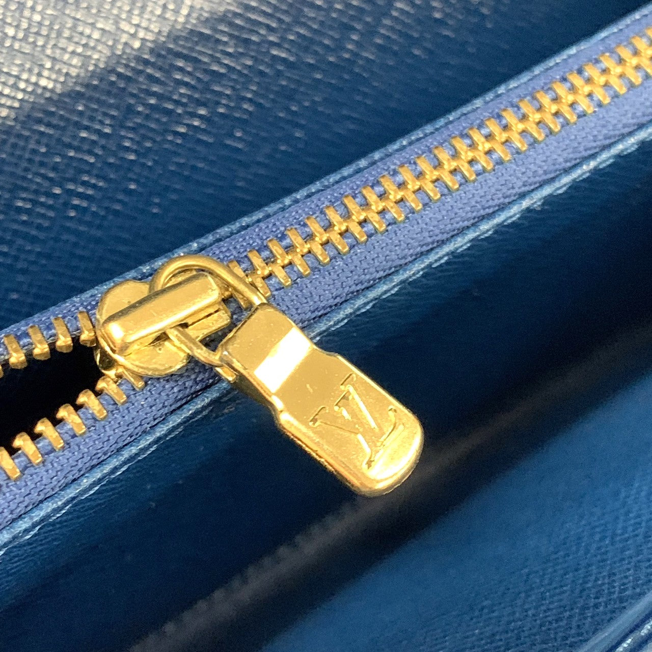 LOUIS VUITTON Louis Vuitton Portefeuille Sarah Long Wallet in Epi Leather, Blue, M63572, Women's and Men's Fashion PRE-OWNED