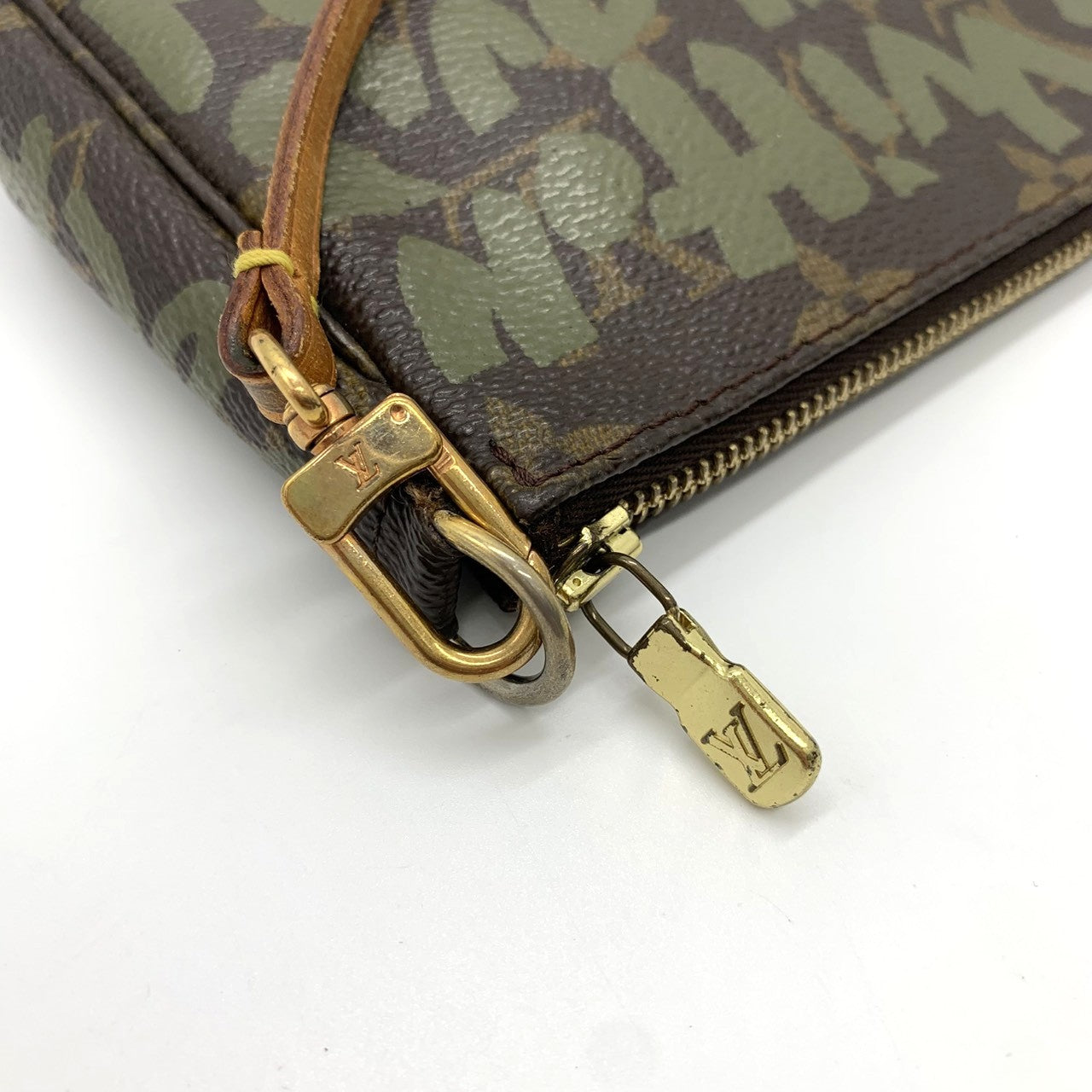 Louis Vuitton M92191 Graffiti Pochette Accessoires Pouch Monogram Canvas Brown/Khaki Pre-owned