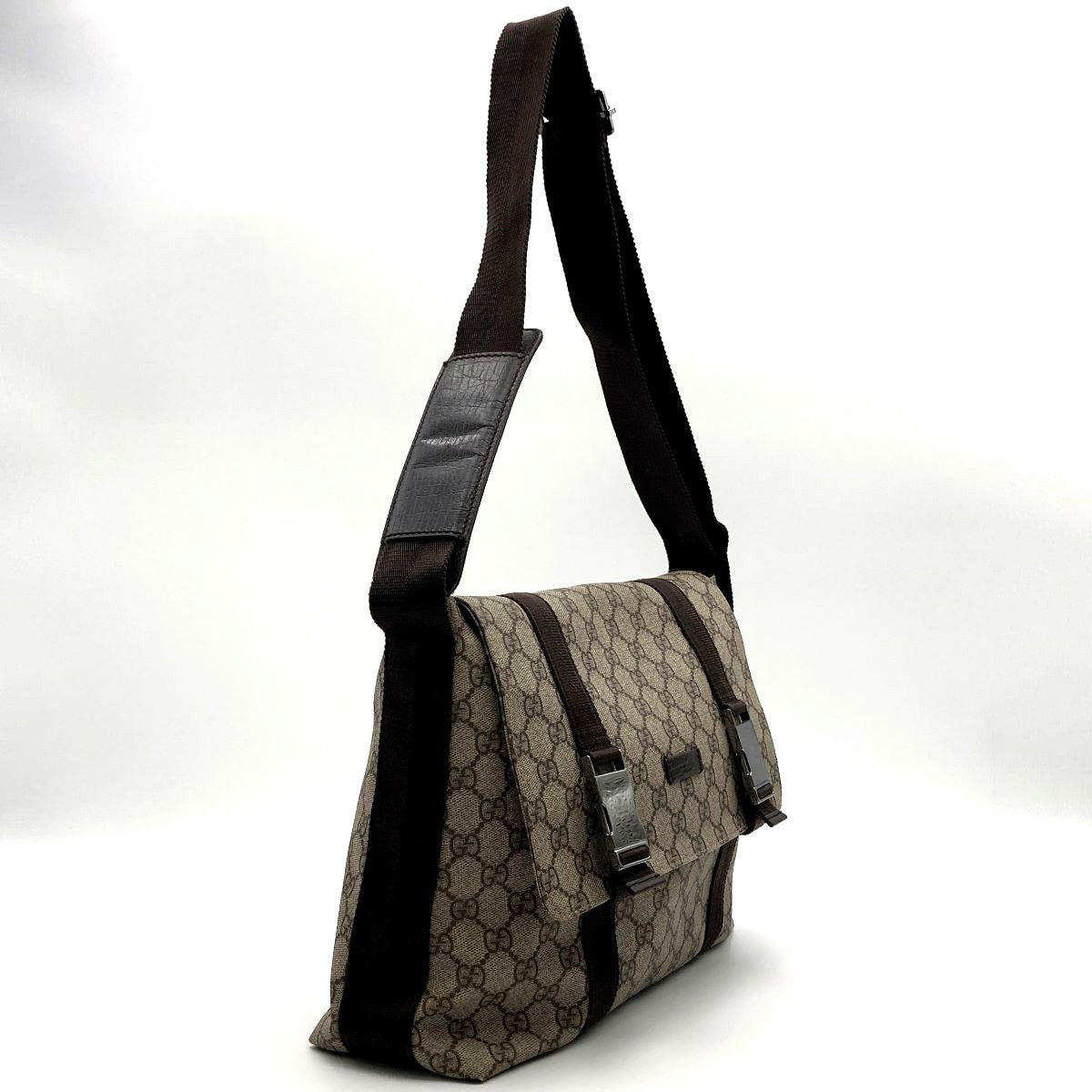 Gucci 122373 GG Supreme Messenger Shoulder Bag Brown Pre-owned