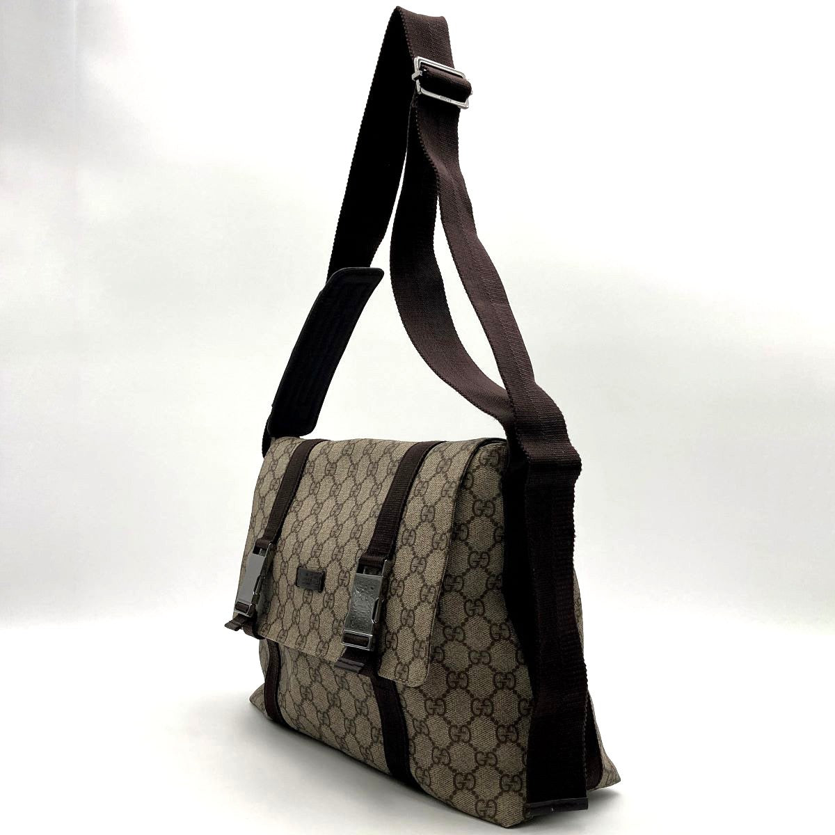 Gucci 122373 GG Supreme Messenger Shoulder Bag Brown Pre-owned