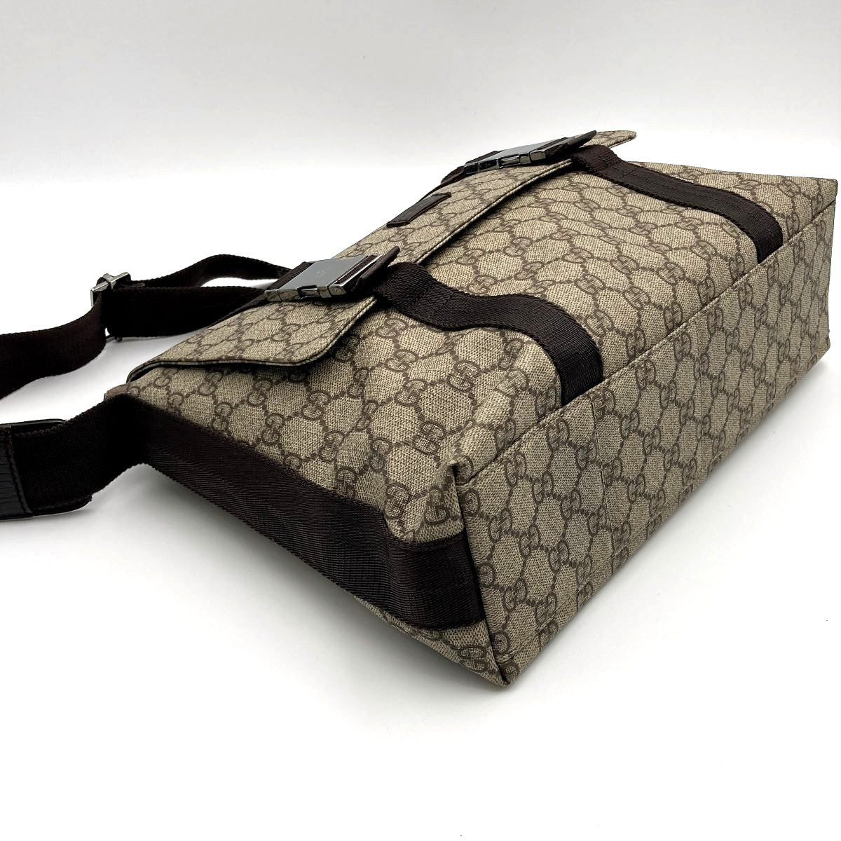 Gucci 122373 GG Supreme Messenger Shoulder Bag Brown Pre-owned