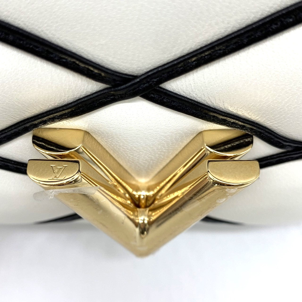 Louis Vuitton M23762 Pico GO-14 Chain Crossbody Shoulder Bag Lambskin Leather White Pre-owned