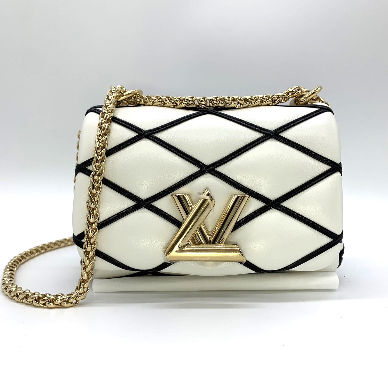 Louis Vuitton M23762 Pico GO-14 Chain Crossbody Shoulder Bag Lambskin Leather White Pre-owned