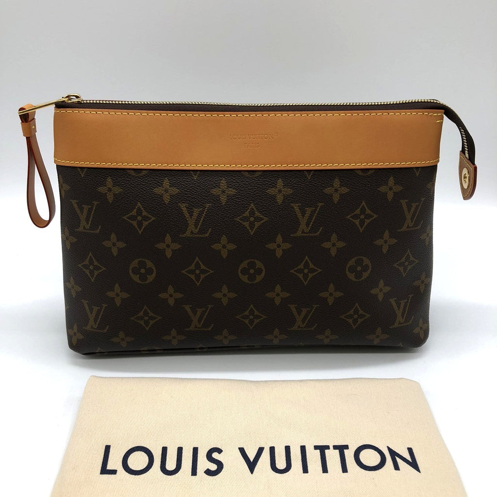 Excellent condition LOUIS VUITTON Pochette Voyage Souple M14057 clutch bag, Monogram canvas/leather, brown, women's fashion. PRE-OWNED