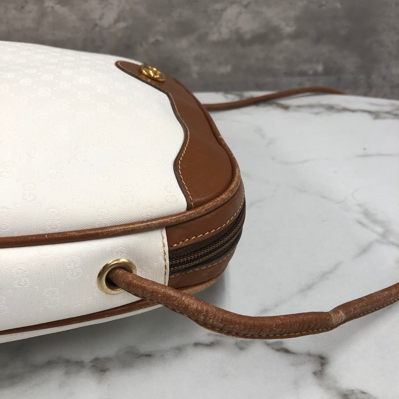 GUCCI Old Gucci 0001 104 0558 Shoulder Bag White Brown Micro GG PVC x Leather Brand Women's (Slightly Imperfect) PRE-OWNED