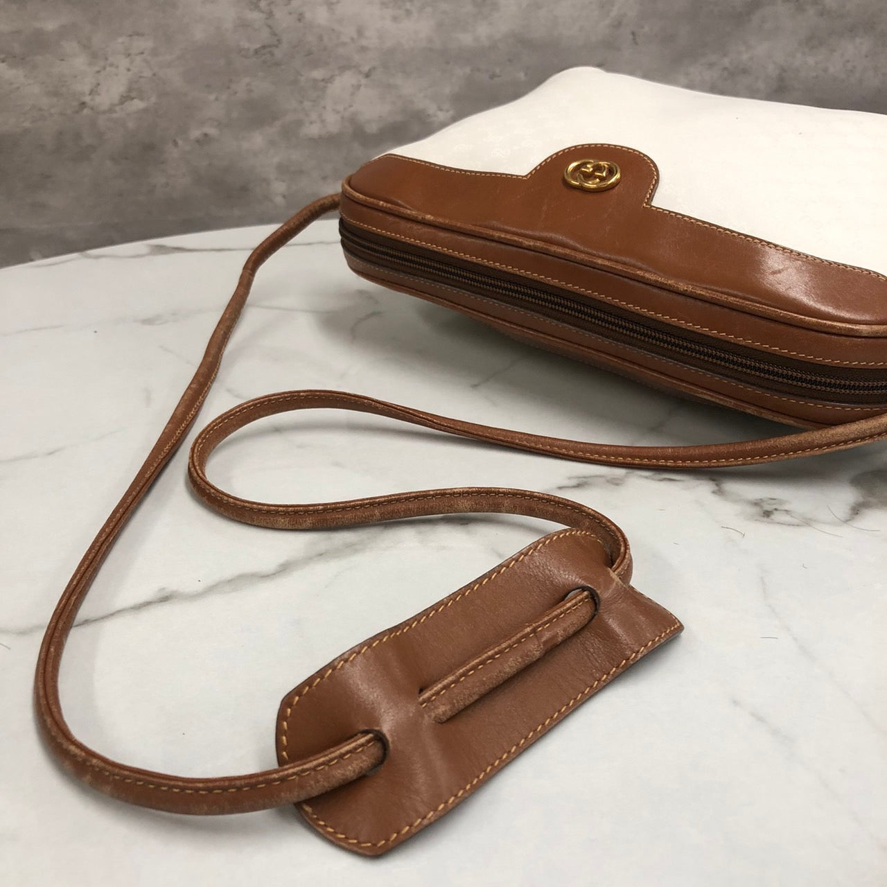 GUCCI Old Gucci 0001 104 0558 Shoulder Bag White Brown Micro GG PVC x Leather Brand Women's (Slightly Imperfect) PRE-OWNED