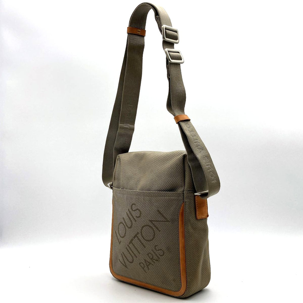 Louis Vuitton M93224 Citadan NM Crossbody Shoulder Bag Damier Geant Nylon Gray Pre-owned
