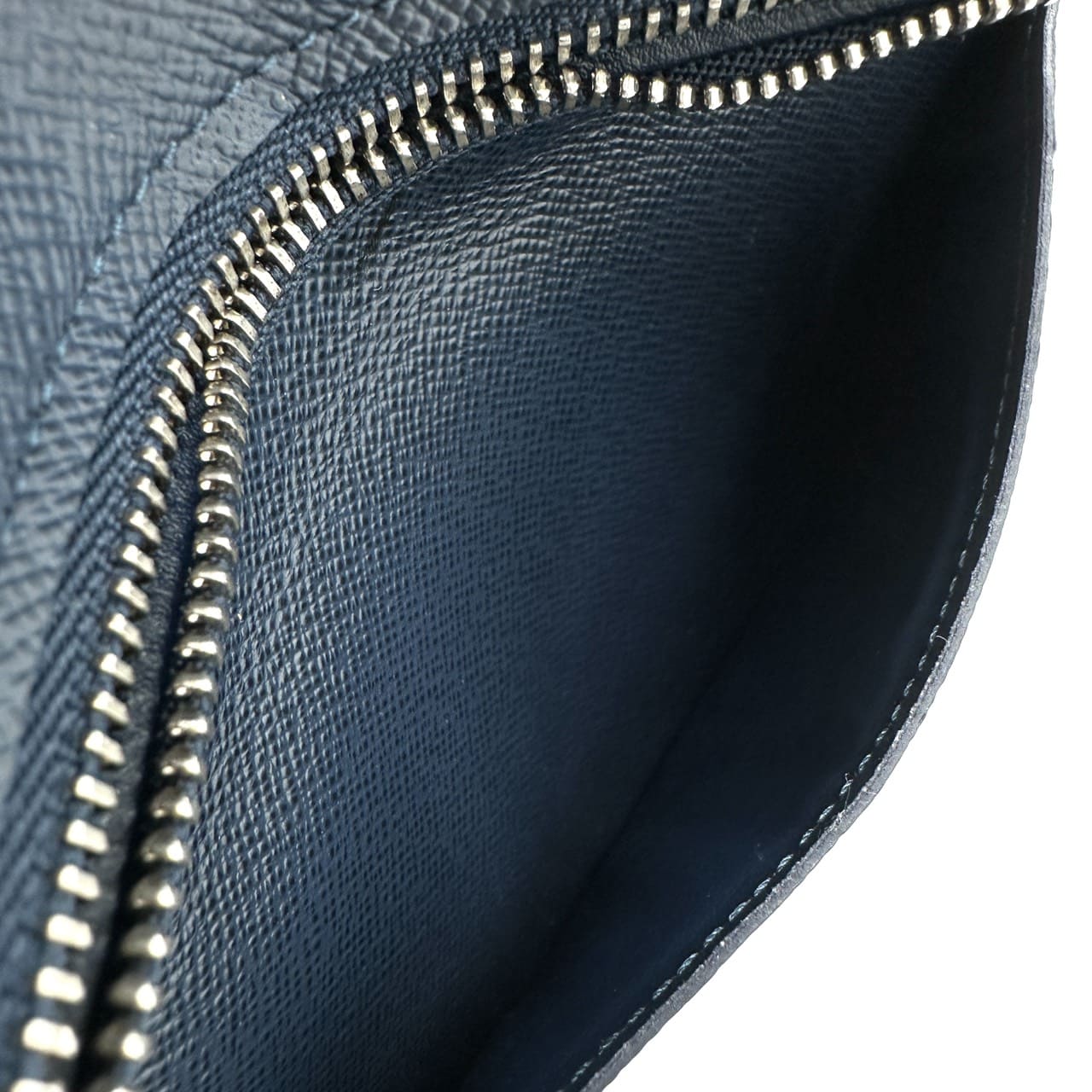 LOUIS VUITTON M61804 Portefeuille Alexandre Taiga Long Wallet Navy Leather Women's Men's PRE-OWNED Fashion