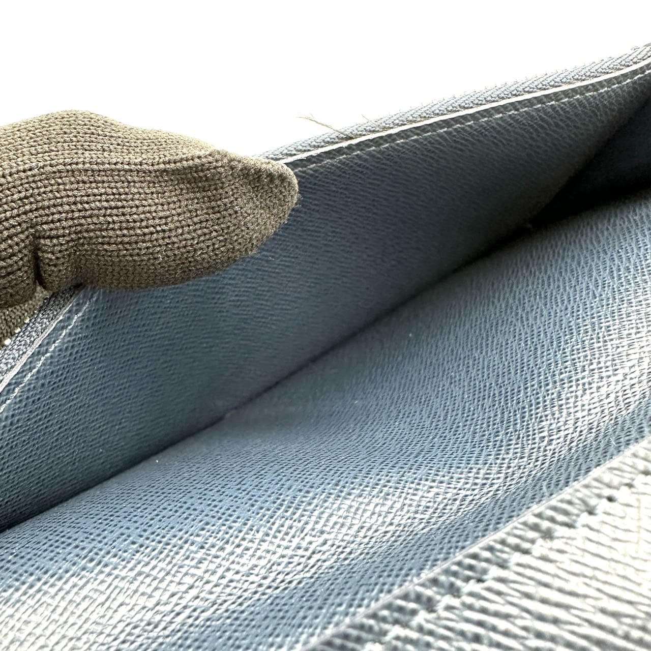 LOUIS VUITTON M61804 Portefeuille Alexandre Taiga Long Wallet Navy Leather Women's Men's PRE-OWNED Fashion