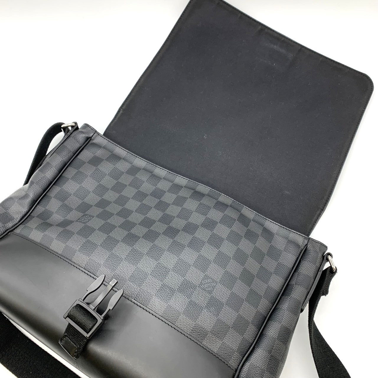 Louis Vuitton N41458 Messenger MM Crossbody Shoulder Bag Damier Graphite PVC/Leather Black Pre-owned