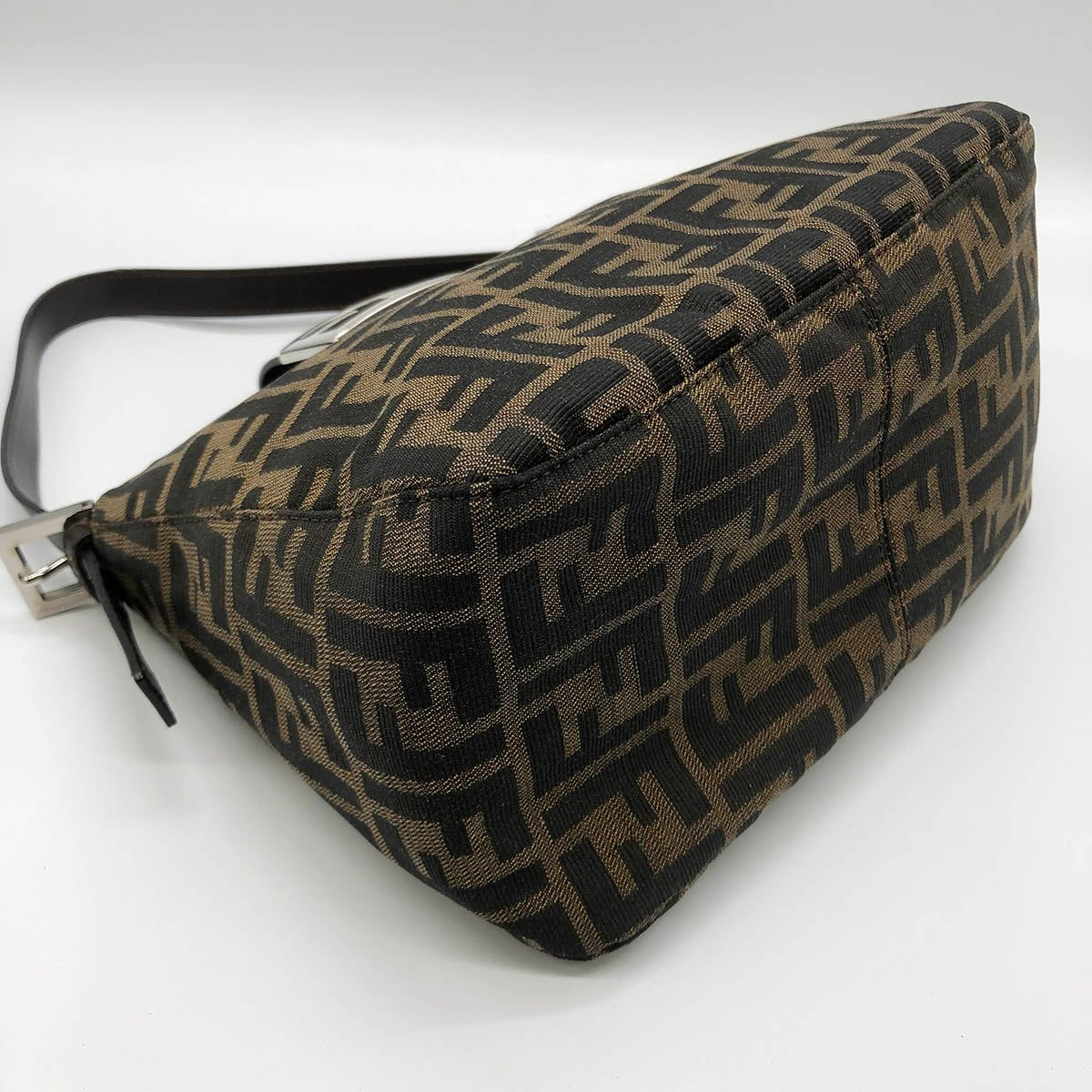 Fendi Mamma Baguette handbag in brown Zucca canvas with silver hardware PRE-OWNED
