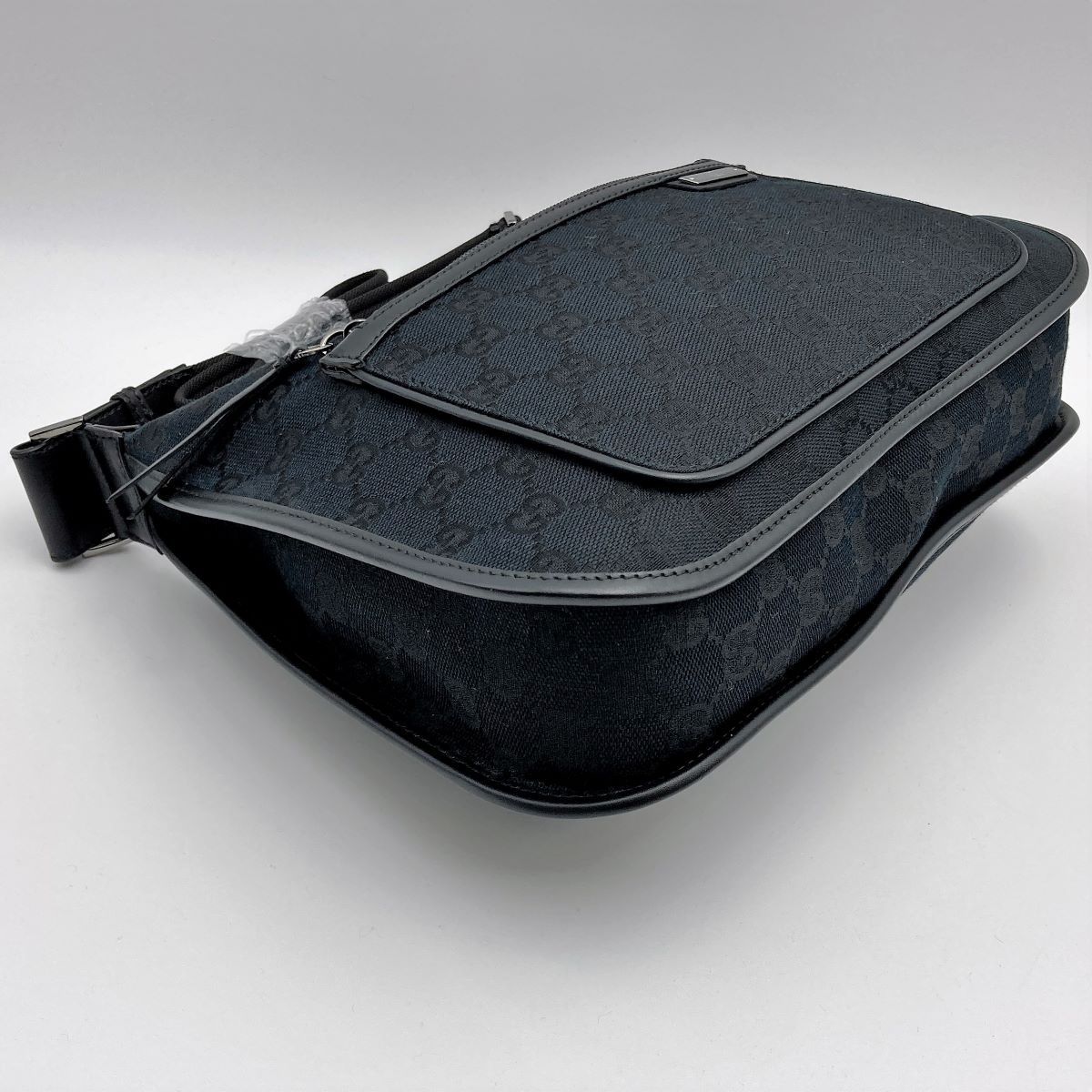 Gucci 001 4198 Shoulder Bag in GG Canvas, Black PRE-OWNED