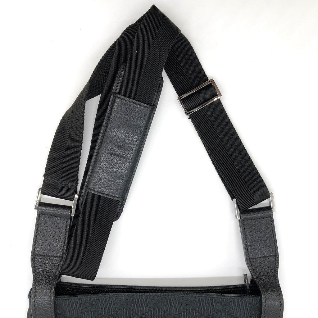 Gucci 122793 Shoulder Bag in Black GG Canvas PRE-OWNED