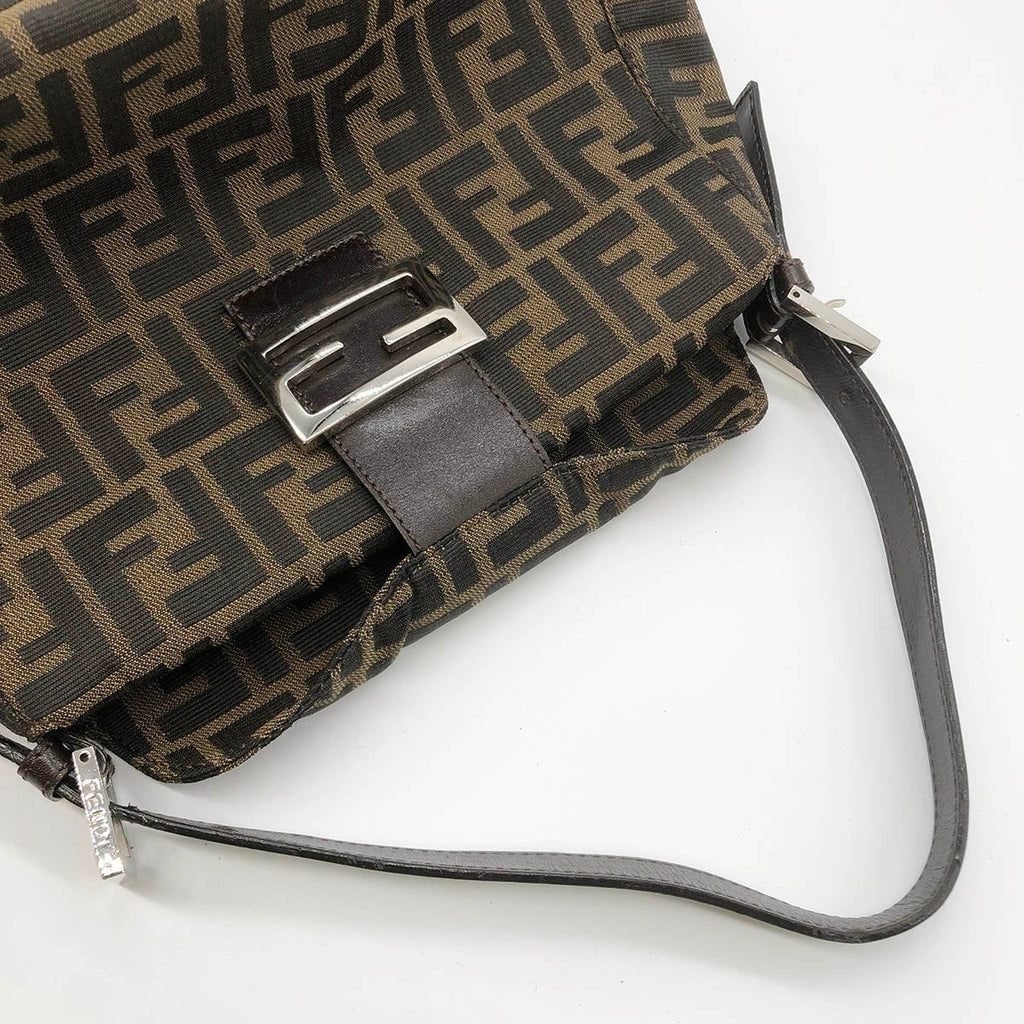 Fendi Mamma Baguette handbag in brown Zucca canvas with silver hardware PRE-OWNED