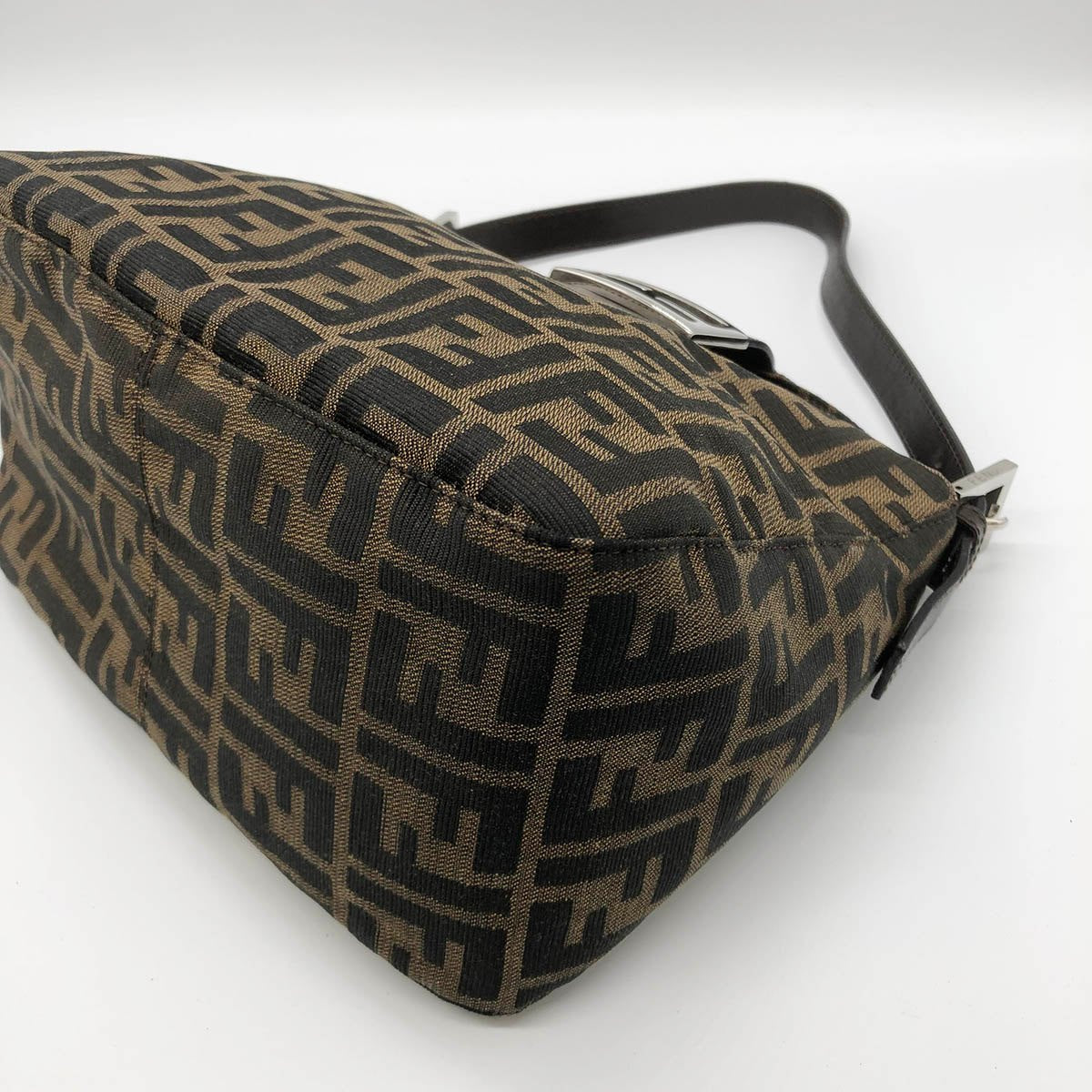 Fendi Mamma Baguette handbag in brown Zucca canvas with silver hardware PRE-OWNED