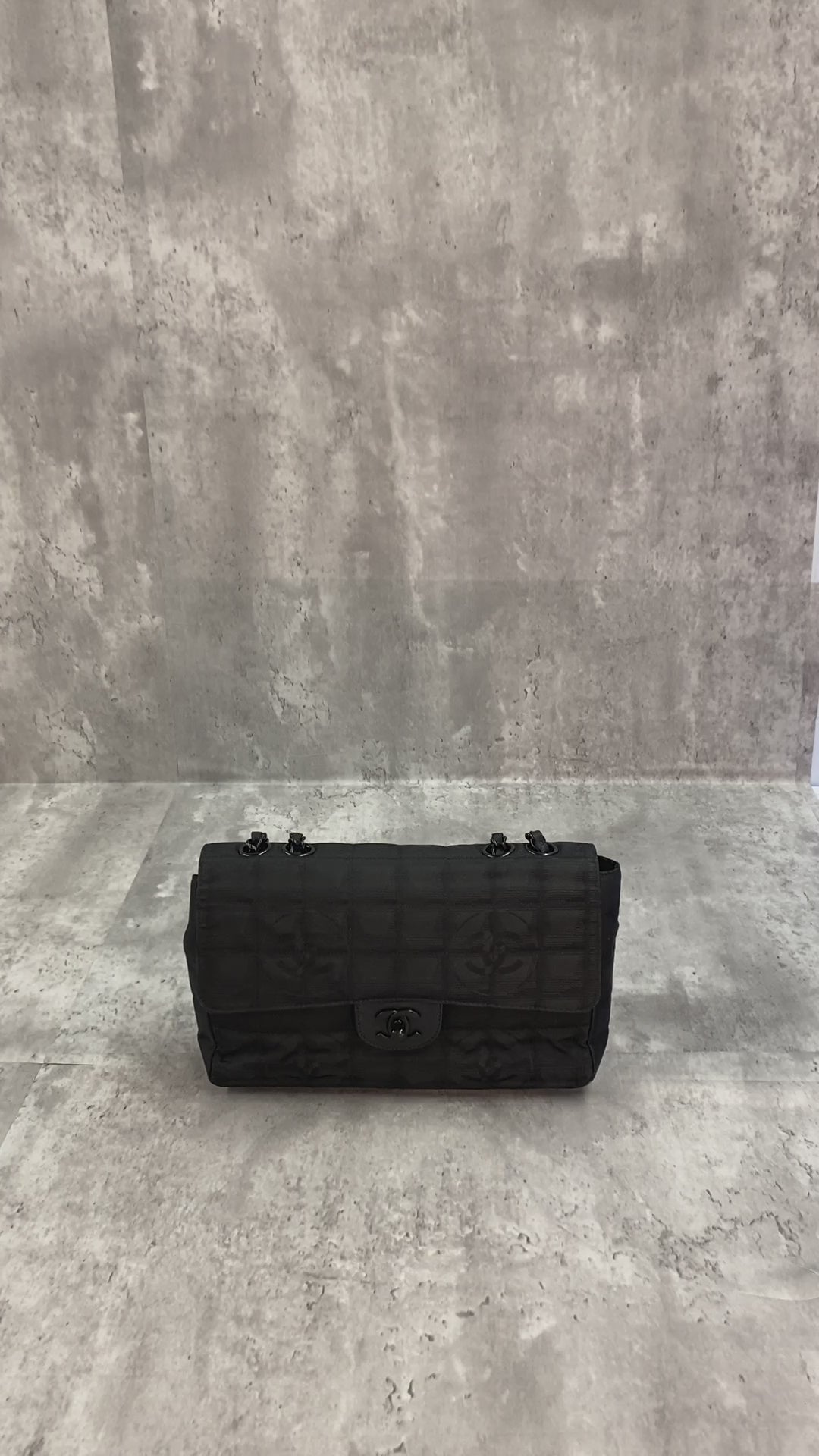 Excellent condition CHANEL New Travel Line Chocolate Bar Chain Shoulder Bag, Nylon, Coco Black. PRE-OWNED