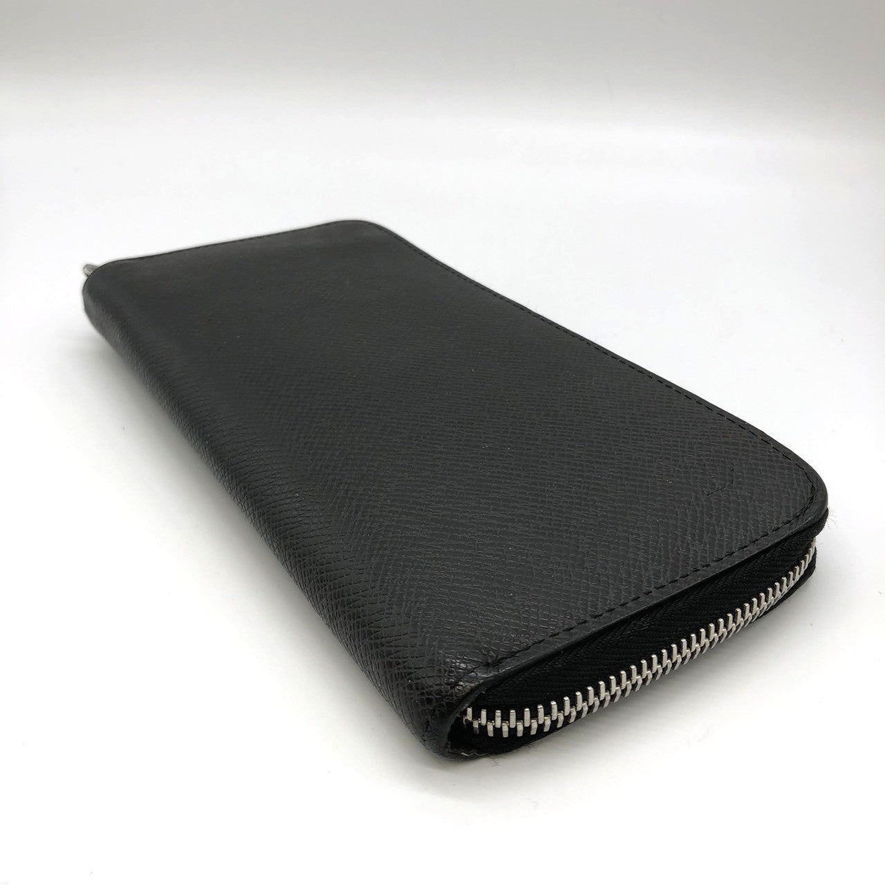 Louis Vuitton M30510 Zippy Vertical Long Wallet Taiga Leather Black Pre-owned
